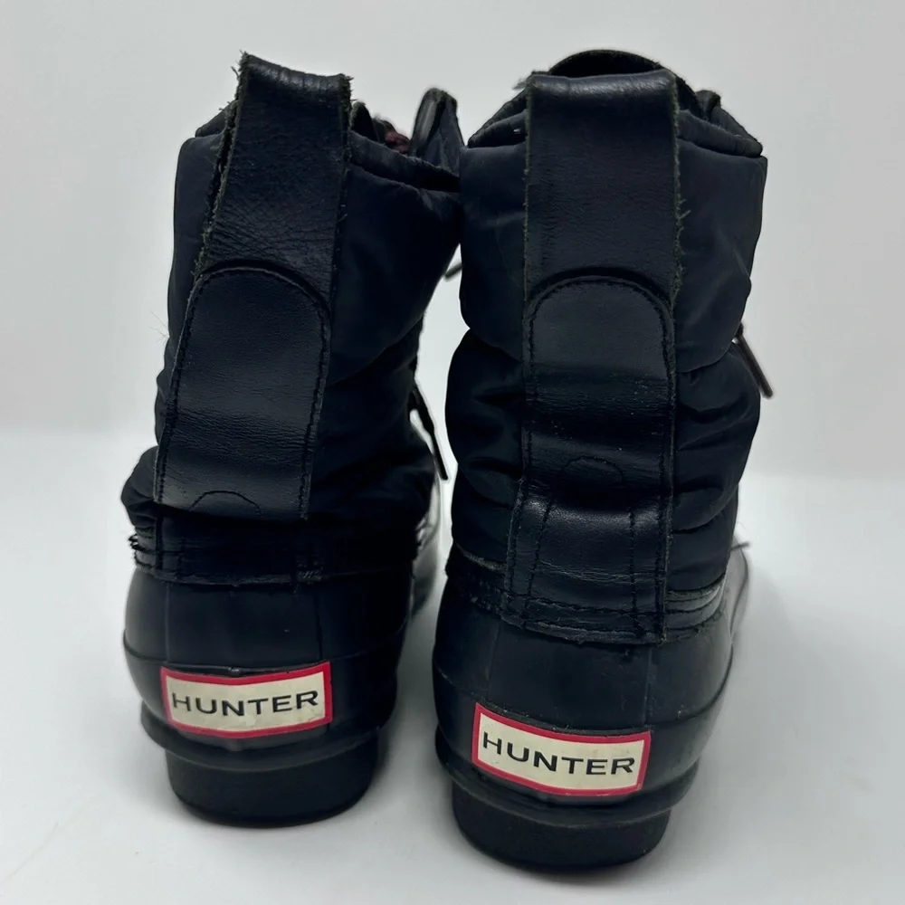 Women’s Hunter Black Lace-Up Boots size 8